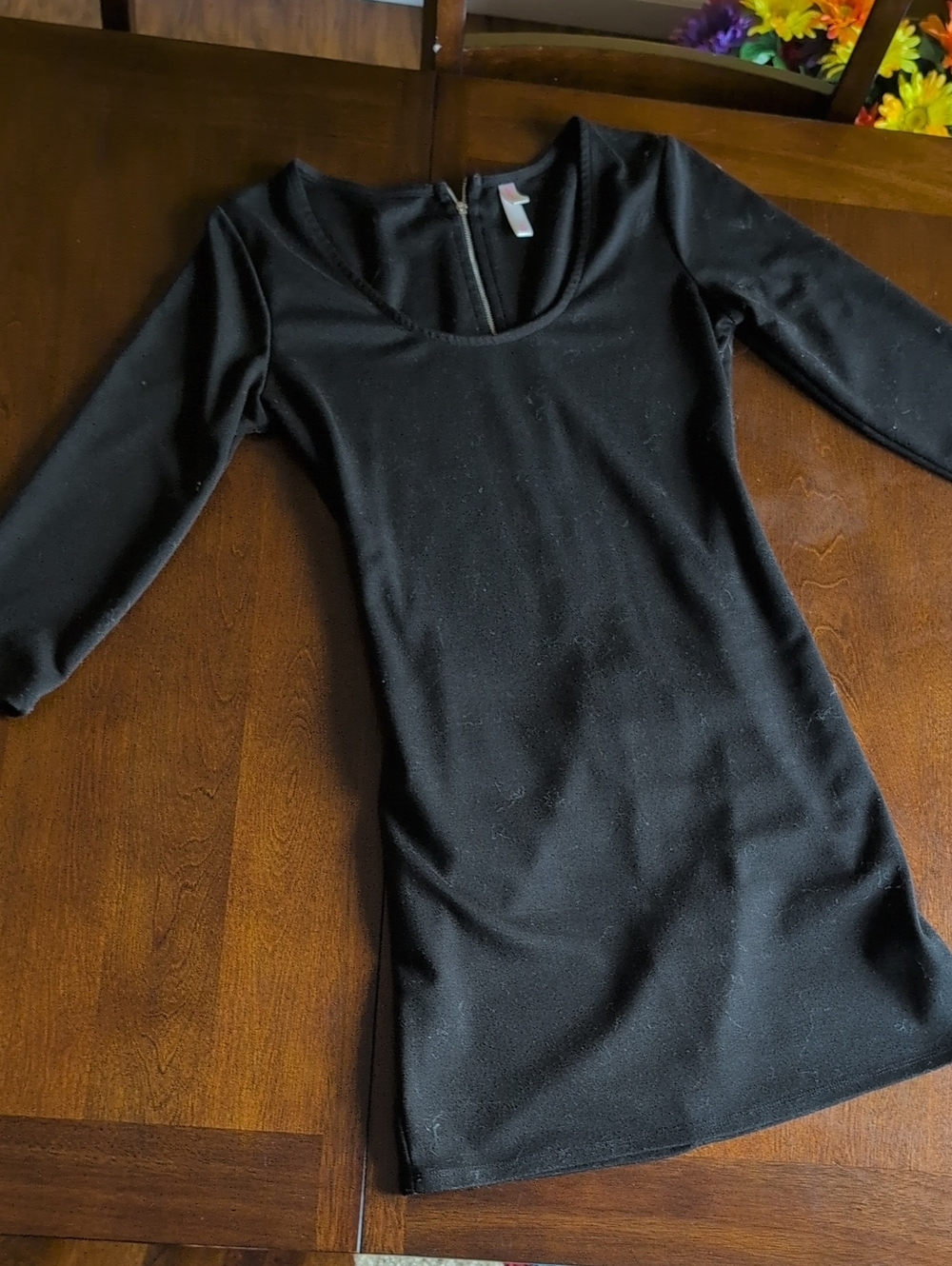 Black Women's Scoop Neck 3/4 Sleeve Mini Dress
